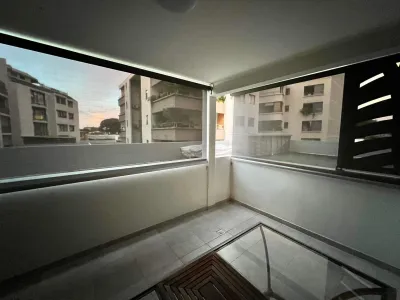 Store intérieur sur mesure dans un appartement