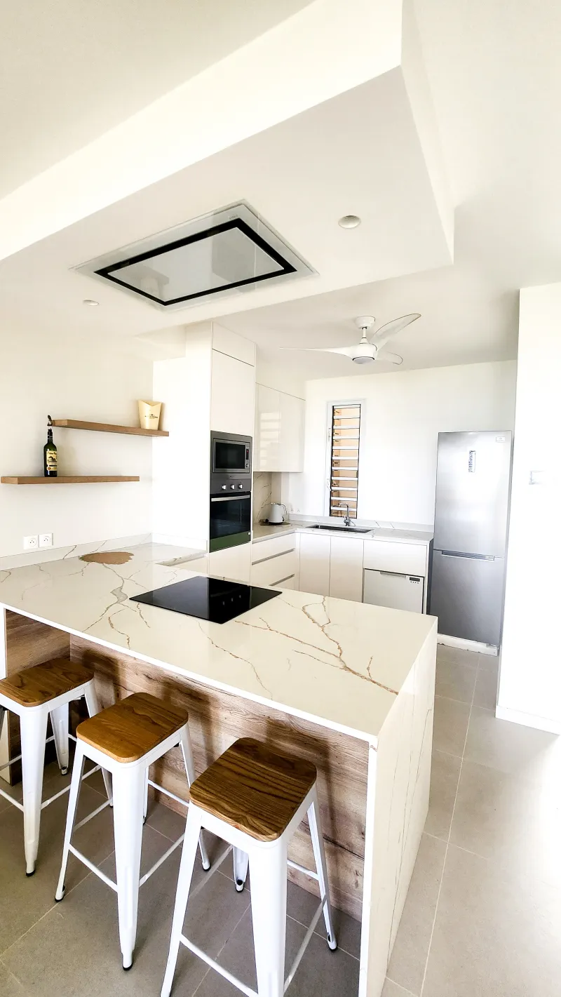 Cuisine — Appartement en résidence — aménagement complet