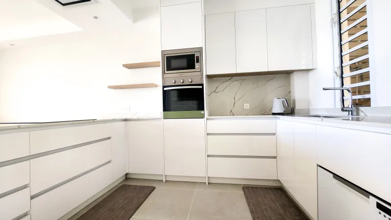 Cuisine — Appartement en résidence — aménagement complet