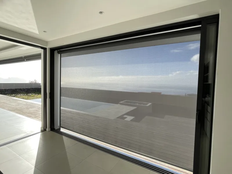 Stores & screens — Villa contemporaine — Full Home, de la cuisine aux screens
