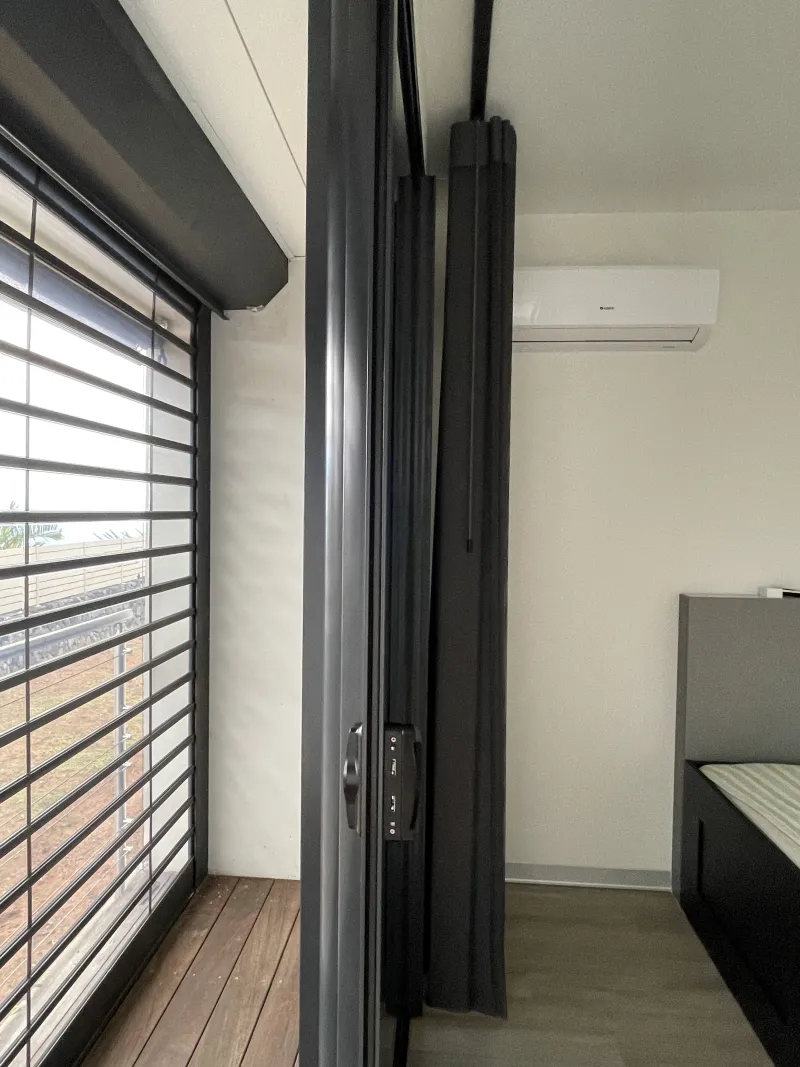 Villa — voilages et stores silhouette sur mesure