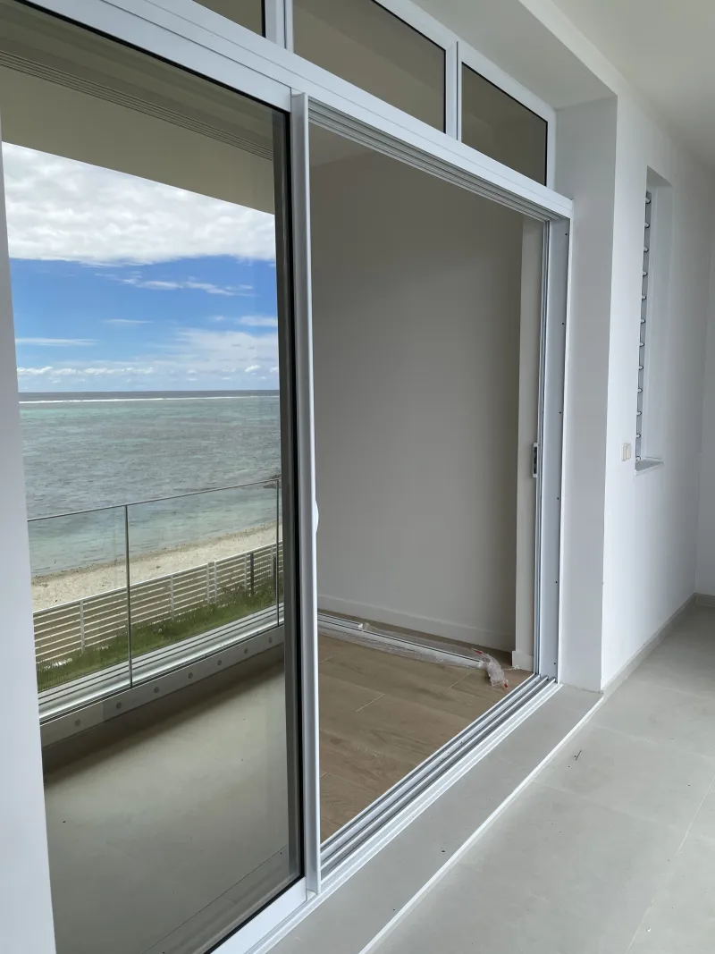Villa — voilages et stores silhouette sur mesure