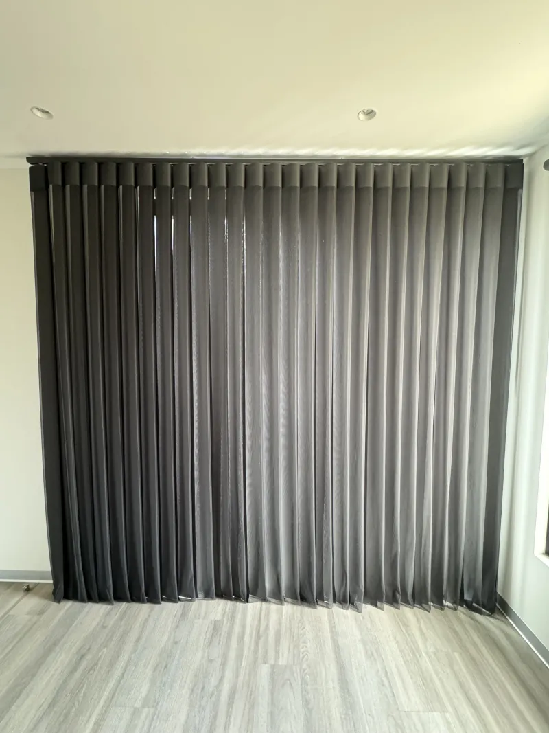 Villa — voilages et stores silhouette sur mesure